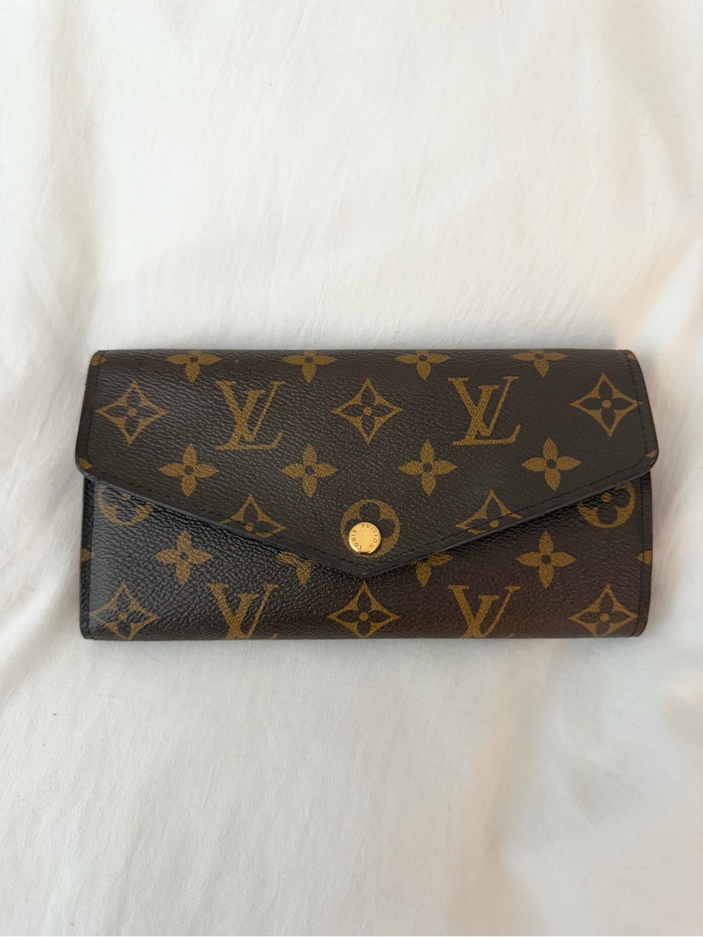 *lightly used* Louis Vuitton Monogram Sarah Wallet